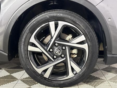 2023-Toyota-C-HR-12T-Luxury-Auto_16