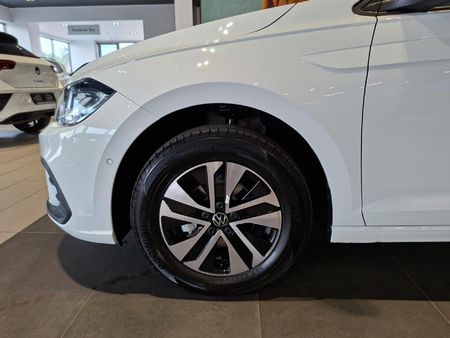 2026-Volkswagen-Polo-10-TSI-Life_10