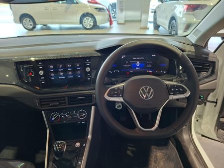 2026-Volkswagen-Polo-10-TSI-Life_15