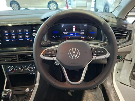 2026-Volkswagen-Polo-10-TSI-Life_16