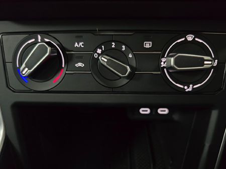 2026-Volkswagen-Taigo-10-TSI-Life-Auto_9