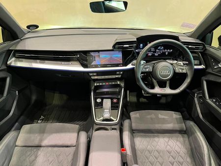 2025-Audi-RS3-Quattro-Auto_5
