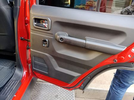 2025-Suzuki-Jimny-15-GL-AllGrip-5-Door_14