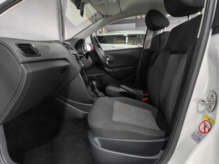 2025-Volkswagen-Polo-Vivo-16-Life_9