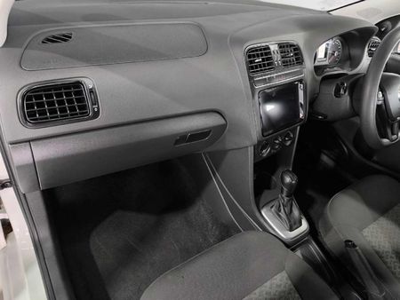 2025-Volkswagen-Polo-Vivo-16-Life_10
