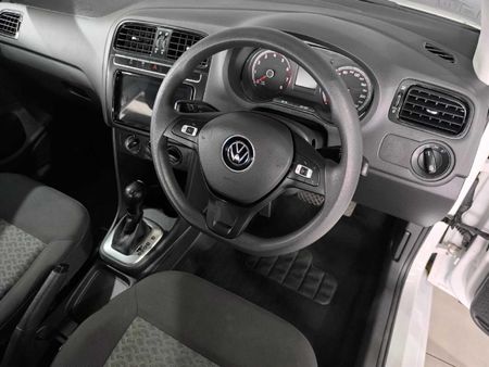 2025-Volkswagen-Polo-Vivo-16-Life_13
