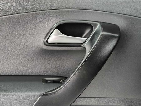 2025-Volkswagen-Polo-Vivo-16-Life_8