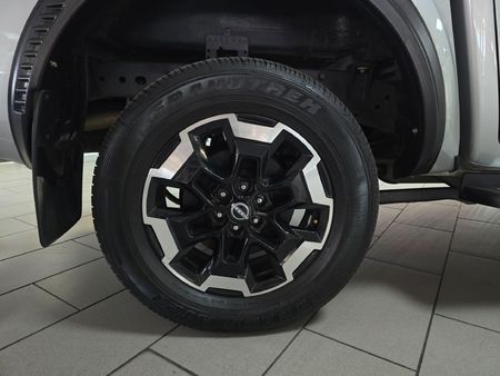 2025-Nissan-Navara-25-DDTi-LE-Plus-4X4-Auto-Double-Cab_4