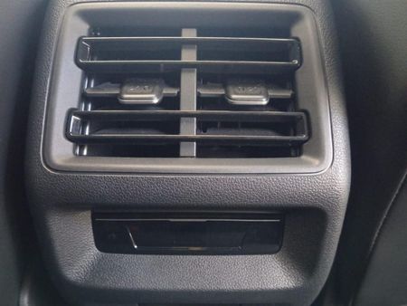 2026-Volkswagen-Tiguan-20TDI-R-Line-4Motion_9