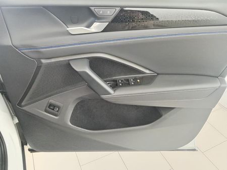 2026-Volkswagen-Tiguan-20TDI-R-Line-4Motion_16