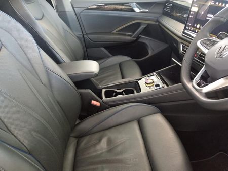 2026-Volkswagen-Tiguan-20TDI-R-Line-4Motion_18