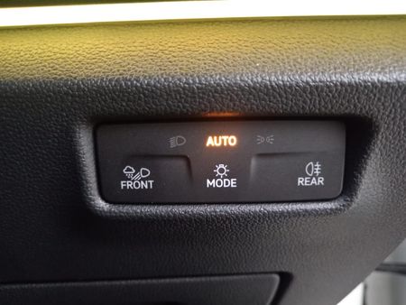 2026-Volkswagen-Tiguan-20TDI-R-Line-4Motion_19