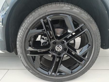 2026-Volkswagen-Tiguan-20TDI-R-Line-4Motion_23
