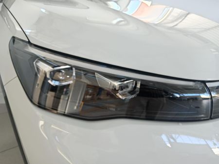 2026-Volkswagen-Tiguan-20TDI-R-Line-4Motion_25