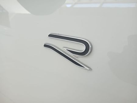 2026-Volkswagen-Tiguan-20TDI-R-Line-4Motion_26