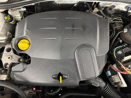 2017-Nissan-NP200-15-dCi-Safety-Pack_10