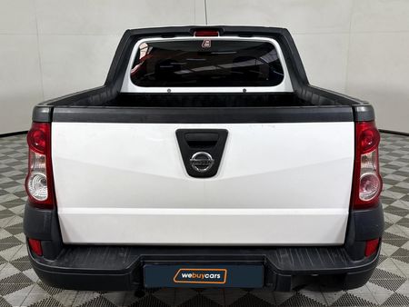 2017-Nissan-NP200-15-dCi-Safety-Pack_4