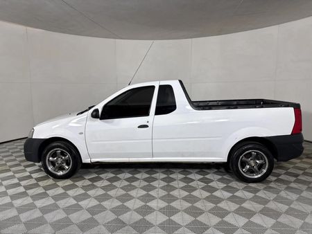 2017-Nissan-NP200-15-dCi-Safety-Pack_5