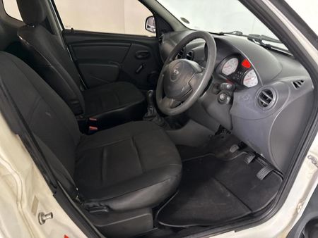 2017-Nissan-NP200-15-dCi-Safety-Pack_8