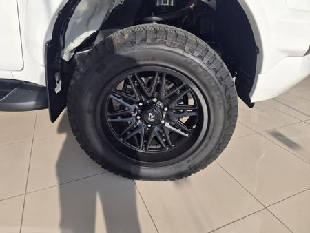 2019-Toyota-Hilux-28-GD-6-Raider-4x4-Auto-Double-Cab_10