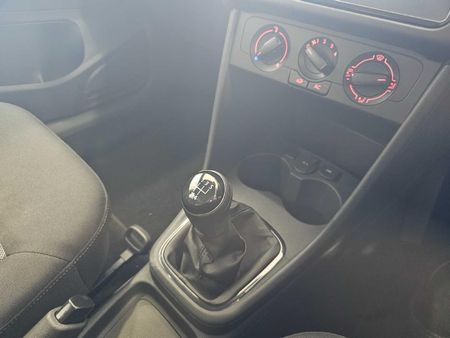 2026-Volkswagen-Polo-Vivo-14-Life_10