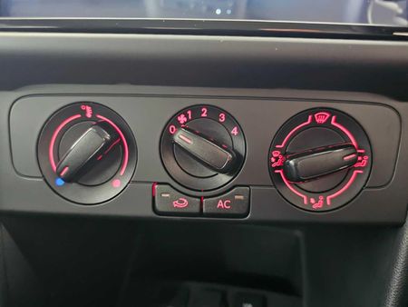 2026-Volkswagen-Polo-Vivo-14-Life_11