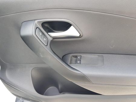 2026-Volkswagen-Polo-Vivo-14-Life_11