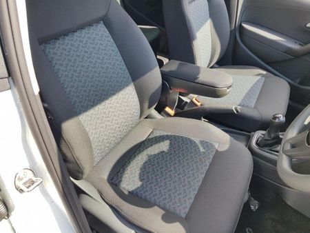 2026-Volkswagen-Polo-Vivo-14-Life_6