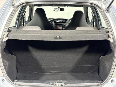 2012-Toyota-Etios-15-XS-5-dr_15