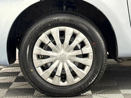 2012-Toyota-Etios-15-XS-5-dr_16