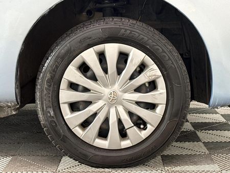 2012-Toyota-Etios-15-XS-5-dr_17