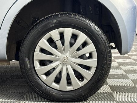 2012-Toyota-Etios-15-XS-5-dr_18
