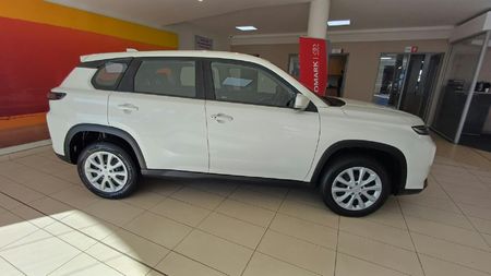 2025-Toyota-Urban-Cruiser-15-XS_0