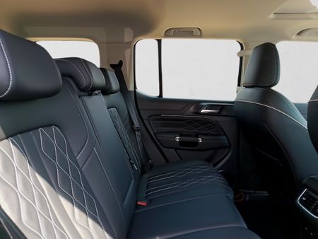 2025-GWM-Tank-300-24TD-Luxury-Auto_15
