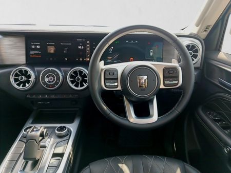 2025-GWM-Tank-300-24TD-Luxury-Auto_16
