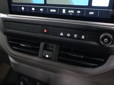 2026-Volkswagen-Transporter-Crew-Bus-20TDI-LWB-81kw-8-Seat_13