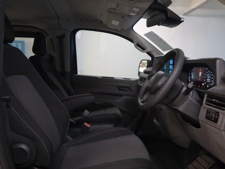 2026-Volkswagen-Transporter-Crew-Bus-20TDI-LWB-81kw-8-Seat_15