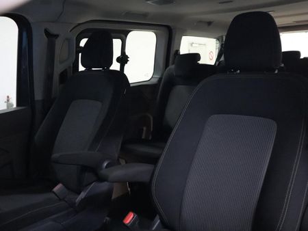 2026-Volkswagen-Transporter-Crew-Bus-20TDI-LWB-81kw-8-Seat_22