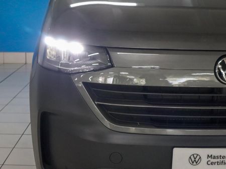 2026-Volkswagen-Transporter-Crew-Bus-20TDI-LWB-81kw-8-Seat_5
