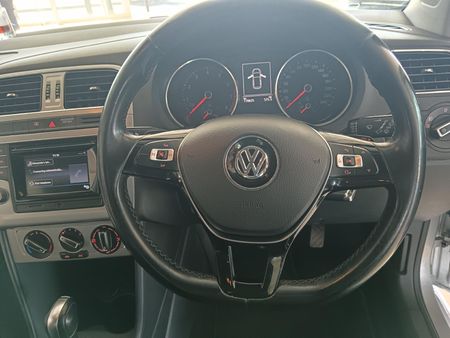 2017-Volkswagen-Polo-12-TSI-Highline-Auto-81kW_5