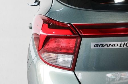 2025-Hyundai-Grand-i10-10-Motion_11
