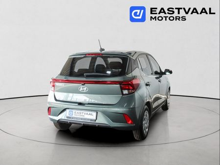 2025-Hyundai-Grand-i10-10-Motion_6