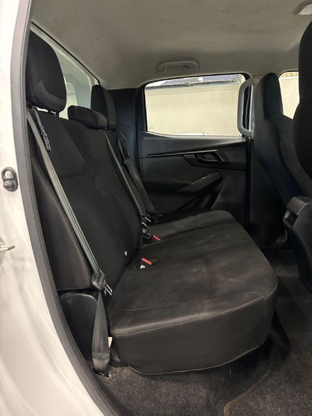 2023-Isuzu-D-Max-19-DDI-HR-L-Double-Cab_11