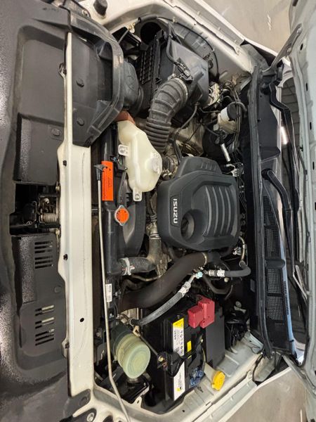 2023-Isuzu-D-Max-19-DDI-HR-L-Double-Cab_12