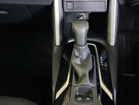 2026-Toyota-Corolla-Cross-18-XS_9