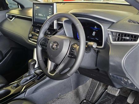2026-Toyota-Corolla-Cross-18-XS_15