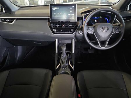 2026-Toyota-Corolla-Cross-18-XS_4