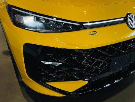 2026-Volkswagen-T-Roc-20-TSI-4M-R-Line-Auto_10