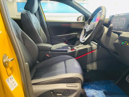 2026-Volkswagen-T-Roc-20-TSI-4M-R-Line-Auto_12