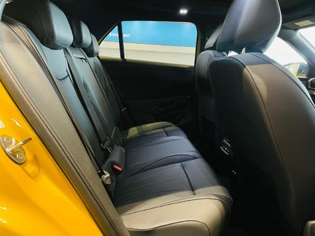 2026-Volkswagen-T-Roc-20-TSI-4M-R-Line-Auto_15